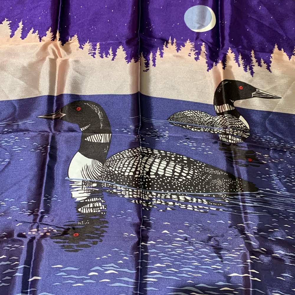 SKEMO/CANADA Vintage Purple Acetate Scarf with Loon Design by Eleanor Paine - Picture 2 of 8